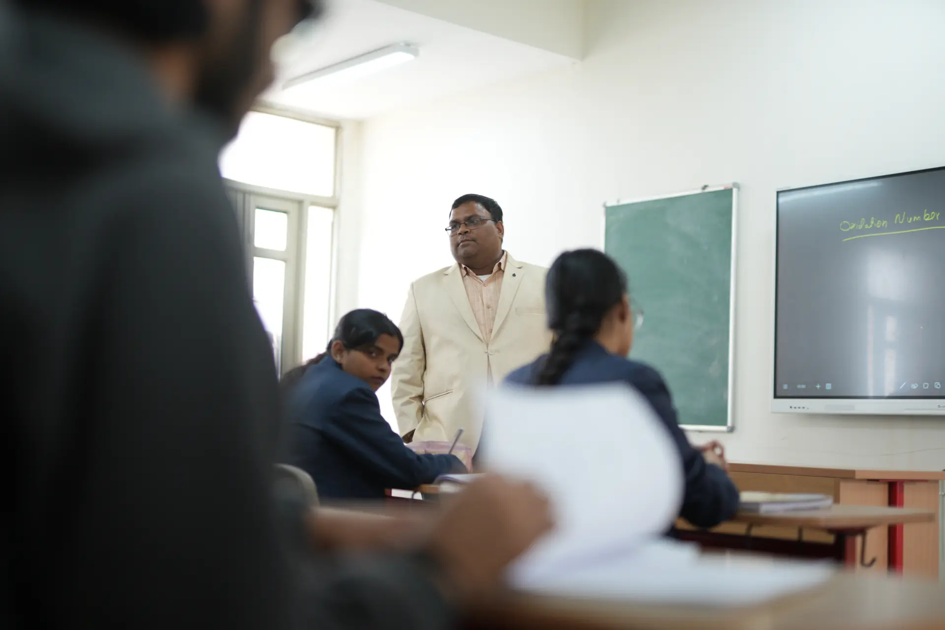 How the Best School in Lucknow Creates a Positive Learning Environment img