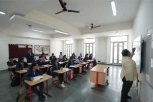 Choosing the Right Stream at the Best School in Lucknow img (2)