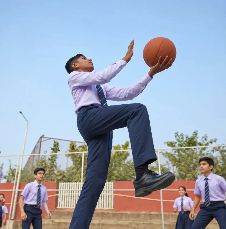 site-35-basketball-action img
